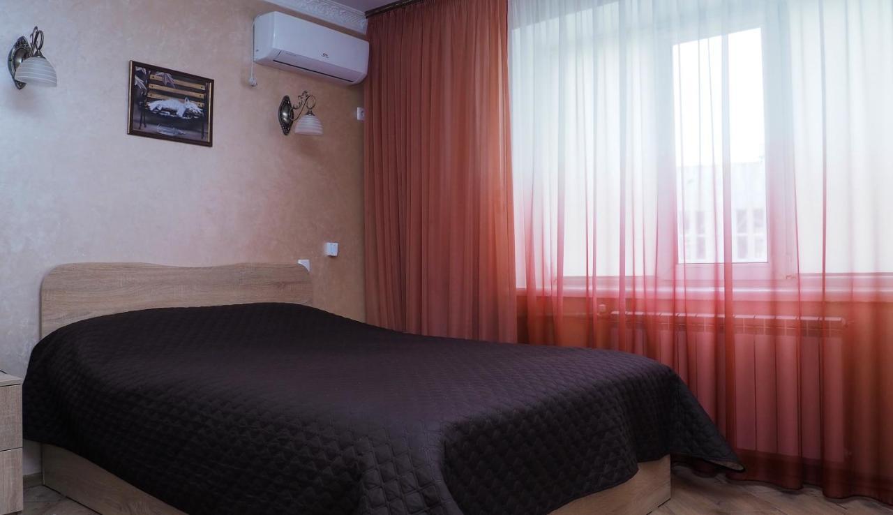 Hotel "Nizhyn" Ngoại thất bức ảnh