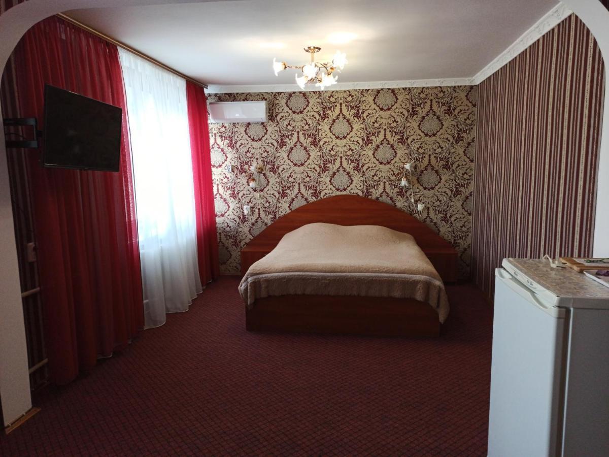 Hotel "Nizhyn" Ngoại thất bức ảnh