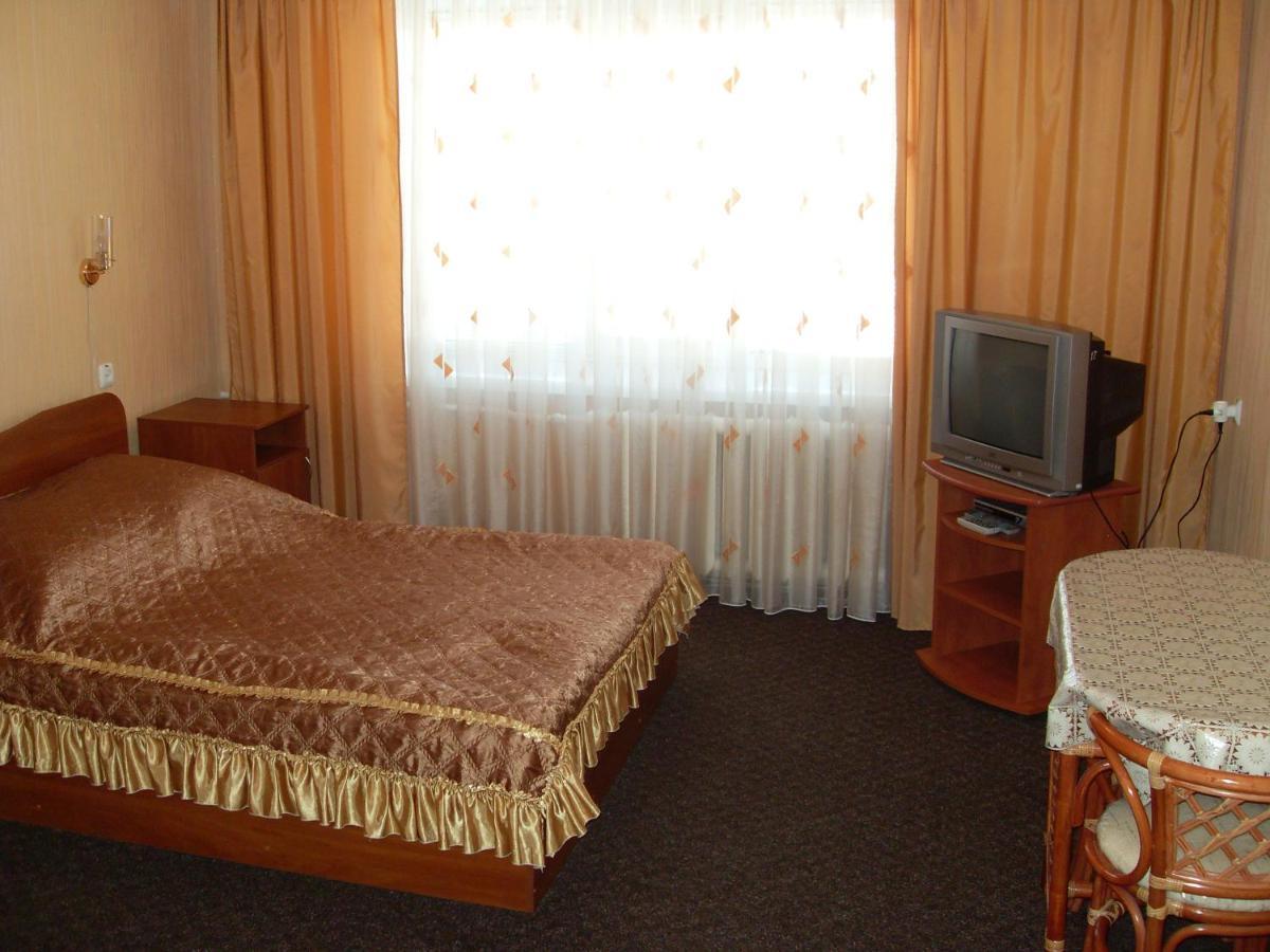 Hotel "Nizhyn" Ngoại thất bức ảnh