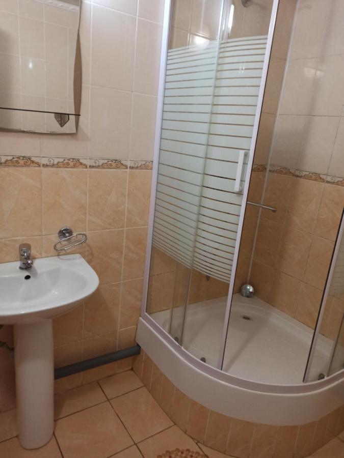Hotel "Nizhyn" Ngoại thất bức ảnh